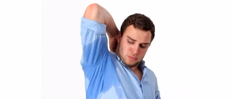 Sử dụng sản phẩm khử mùi có khả năng kiểm soát mồ hôi và diệt khuẩn cho vùng nách trước khi đi ngủ buổi tối thay vì ngay trước khi bước ra khỏi nhà là một cách hữu hiệu để giảm mồ hôi nách. Ảnh: vnmedbook.