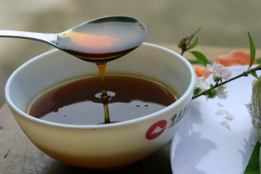 Mặc dù chứa nhiều đường nhưng mật mía cũng chứa nhiều loại vitamin và khoáng chất. Đặc biệt, một muỗng canh (15ml) mật mía cung cấp khoảng 18% nhu cầu canxi hàng ngày của bạn. Ảnh: chinhgoc.