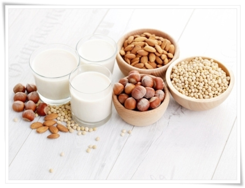 Sữa thực vật và sữa chua, bột mì, bột ngô, nước cam và một số loại ngũ cốc cũng là nguồn cung cấp tăng cường canxi đáng kể. Ảnh: hstatic.