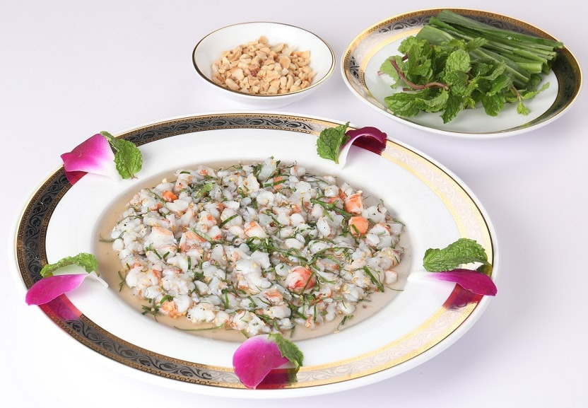 Đây được xem là loại tôm ngon nhất để làm nên món tiết canh tôm hùm đặc sản Vũng Tàu. Ảnh: vietfuntravel.