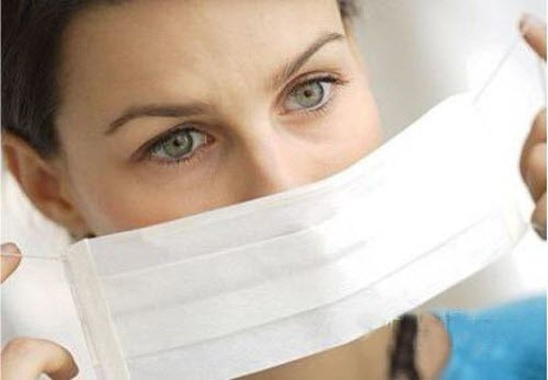 Chiếc khẩu trang hoạt tính nhỏ bé sẽ giúp giảm số lượng các chất ô nhiễm mà bạn hít phải, ngăn ngừa các vấn đề về đường hô hấp. Ảnh: traonguocdadaythucquan.