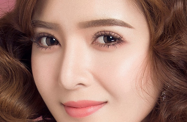 Trước khi tiến hành phẫu thuật mí mắt, bạn cần phải khám mắt toàn diện để đánh giá sức khỏe mắt và thị lực của bạn. Ảnh: benhvienvietmy.