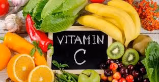 8. Vitamin C Vitamin C rất quan trọng nếu bạn muốn xương phát triển khỏe mạnh. Cơ thể bạn sử dụng vitamin C để xây dựng collagen (phần xơ của xương và sụn).