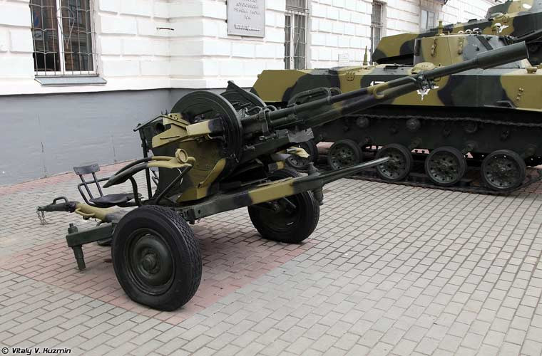 Pháo phòng không bắn nhanh ZU-23-2 cỡ 23mm hai nòng.