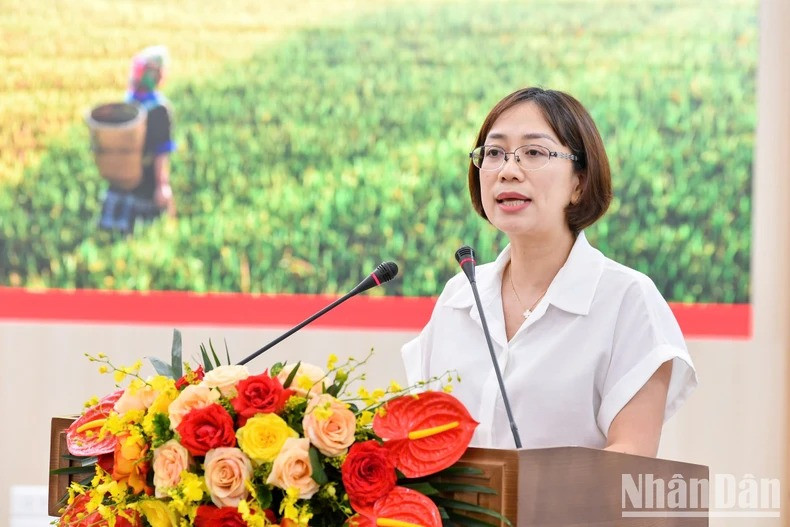 Bà Phan Linh Chi, Cục Phó Cục Du lịch quốc gia phát biểu tại lễ công bố dự án.