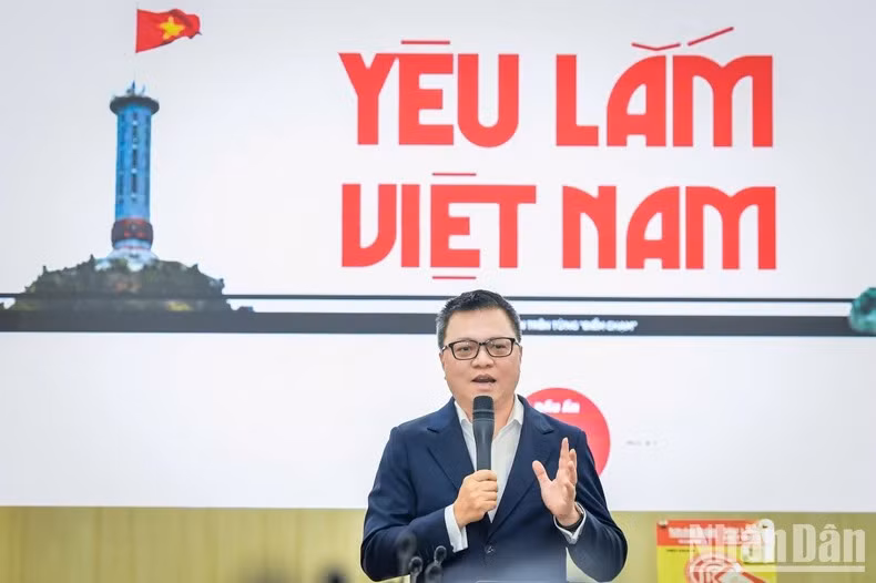 "Yêu lắm Việt Nam" mang lại nhiều trải nghiệm độc đáo cho du khách - Hình 2 Tổng Biên tập Lê Quốc Minh chia sẻ về dự án.