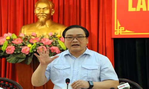 Bí thư Thành ủy Hà Nội Hoàng Trung Hải phát biểu tại buổi làm việc với Quận ủy Cầu Giấy. Ảnh: Thắng Quang.