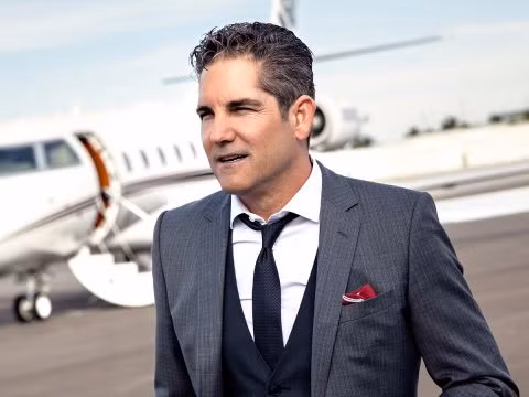 Trieu phu Grant Cardone: “Tien la uu tien hang dau“-Hinh-3
