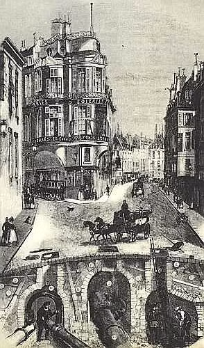 Dự án cải tạo quy hoạch và hiện đại hóa thành phố Paris được Napoleon III và Haussmann vạch ra với điểm nổi bật là tạo ra một đường chạy từ hướng bắc sang hướng nam, hai đường chạy từ đông sang tây nằm bên tả ngạn và hữu ngạn sông Seine, xẻ khu trung tâm Paris. Thêm vào đó, dự án này cũng quy hoạch lại hệ thống cống rãnh và hệ thống cung cấp nước cho thành phố.