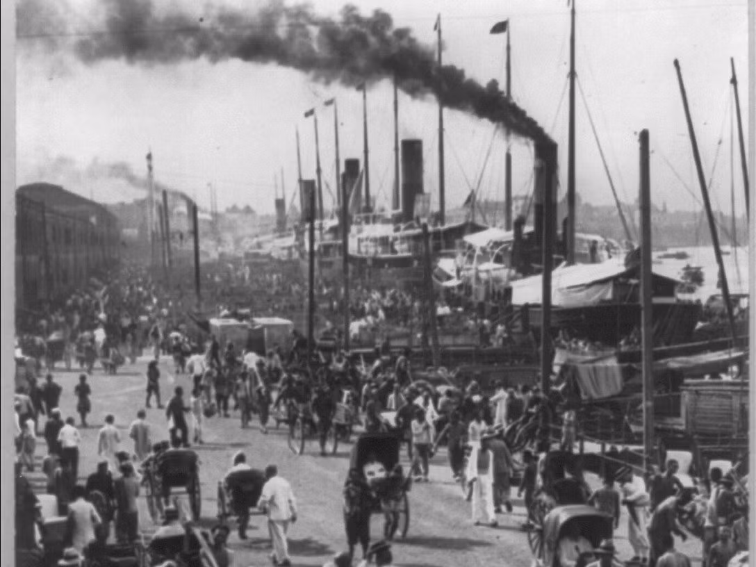 Về sau, Thượng Hải phát triển thành một trong những trung tâm thương mại nhộn nhịp nhất thế giới.