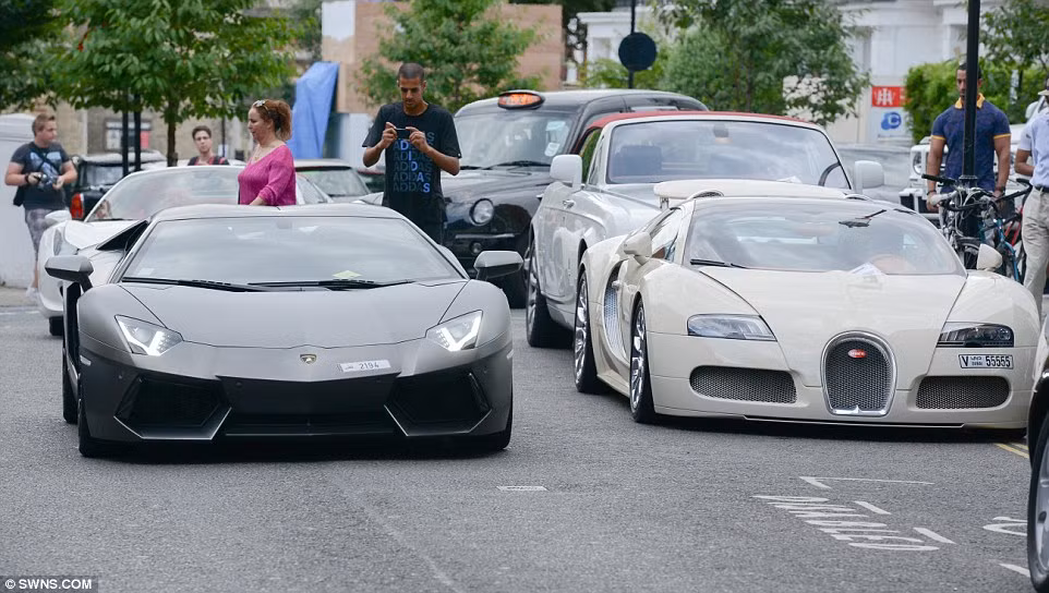 Ngược lại, đối với "Thẻ Lưu thông ngày thấp điểm", nó có giá rẻ hơn 20 - 50% so với "Thẻ Lưu thông ngày cao điểm". Tuy nhiên, loại thẻ này chỉ cho phép các phương tiện di chuyển qua London sau 9h30 sáng và cuối tuần.