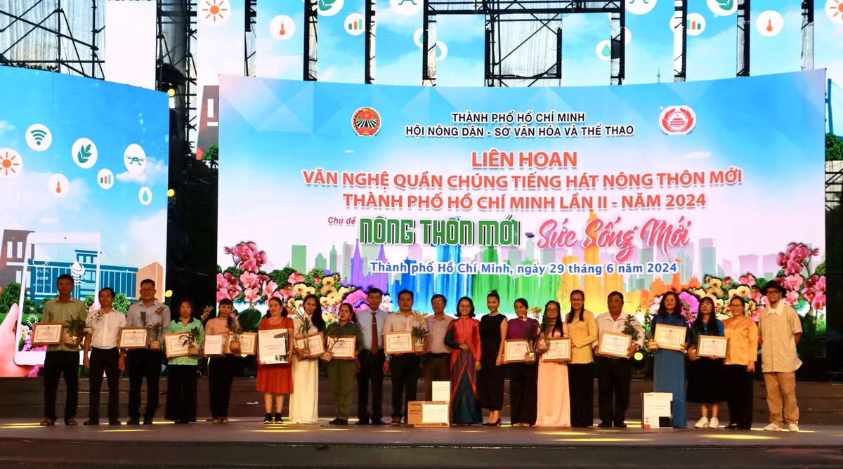 Soi noi “Tieng hat nong thon moi TP HCM” lan thu II nam 2024