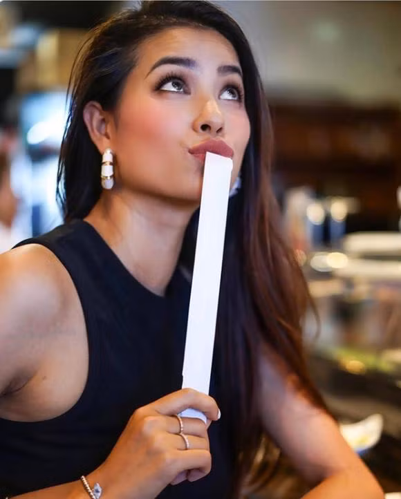 Pham Huong cung tiet lo li do that su phai tu bo Vbiz