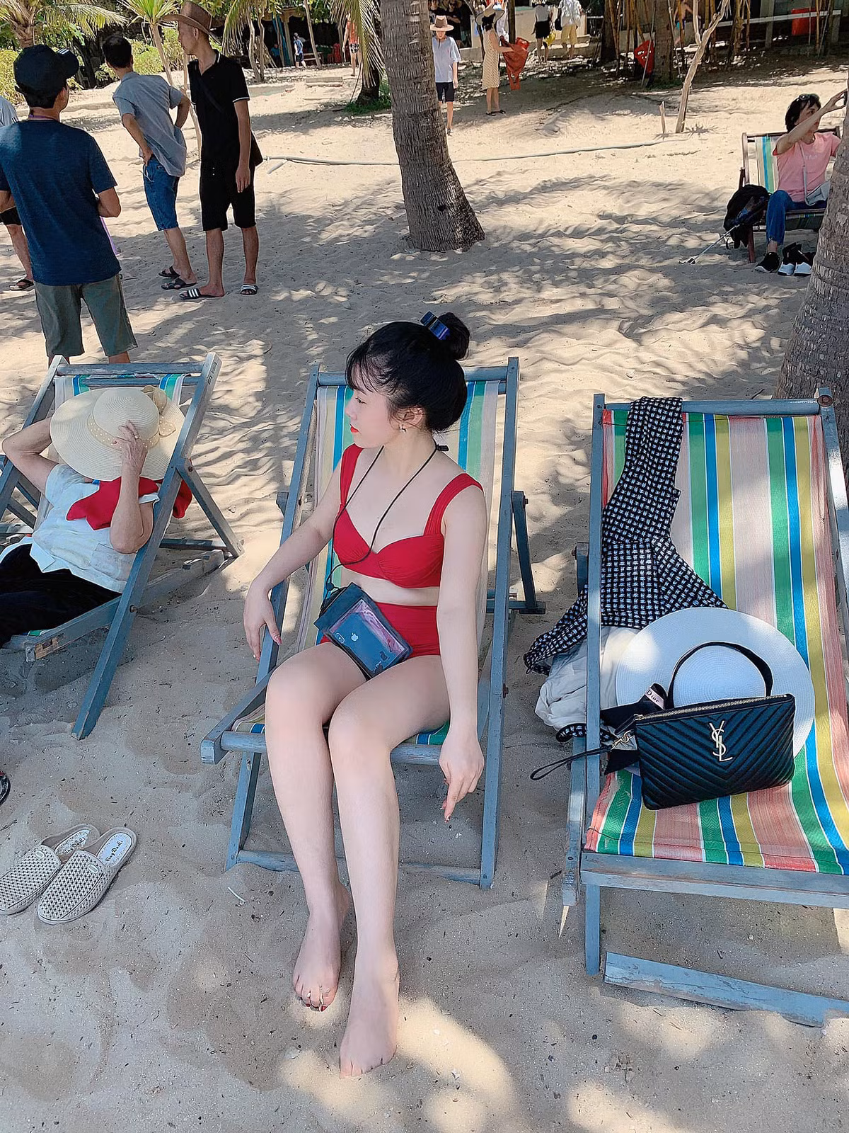 Tam giu hot girl lam le tan nha nghi ve hanh vi moi gioi mai dam-Hinh-4