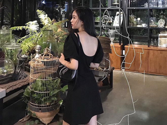 Mai Hà Trang (sinh năm 1998) được dân mạng chú ý nhờ mối tình với tiền đạo Hà Đức Chinh. Nữ sinh Đại học Mỹ thuật Việt Nam sở hữu gương mặt xinh xắn, được nhiều dân mạng khen có phong cách thời trang thay đổi liên tục - khi nhẹ nhàng, nữ tính, lúc lại gợi cảm, quyến rũ.