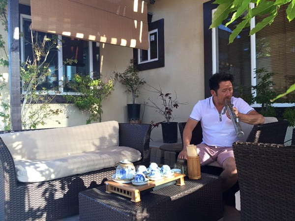 Ở Mỹ, Bằng Kiều vẫn có những món đồ đậm chất Việt Nam