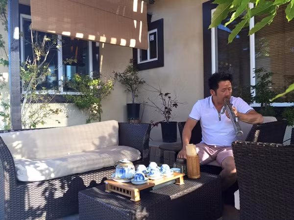 Ở Mỹ, Bằng Kiều vẫn có những món đồ đậm chất Việt Nam