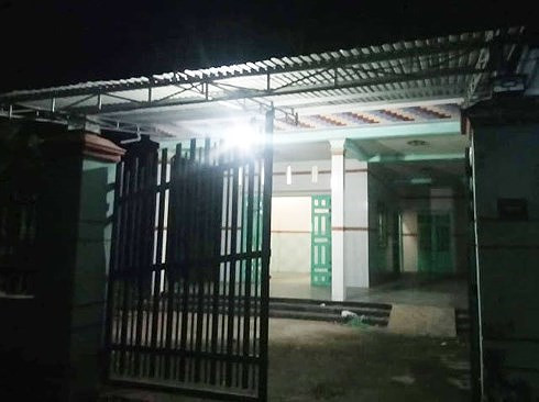 Nguoi moi mua ngoi nha co 2 thi the trong khoi be tong: “O thi khong the roi”