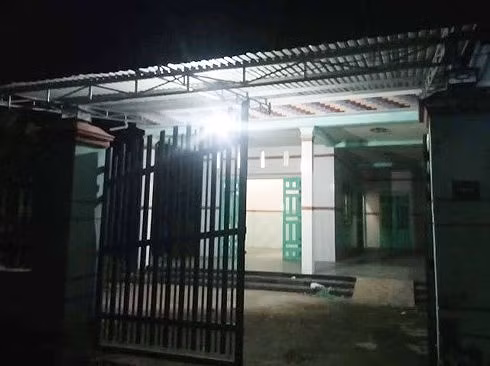 Nguoi moi mua ngoi nha co 2 thi the trong khoi be tong: “O thi khong the roi”