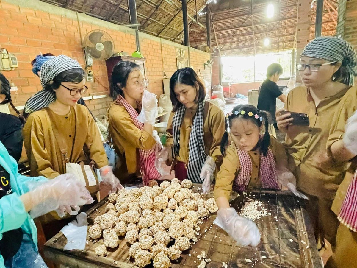 Từ tháng 9-2019, Nhà dừa Cocohome cơ bản được hình thành và đi vào hoạt động để đón tiếp du khách với tổng diện tích toàn khu là 7.000 m². Toàn khu du lịch được phân thành các khu vực, nhà nghỉ dưỡng, khu làng truyền thống, nơi tổ chức sự kiện, hội thảo, văn hóa cộng đồng. Quần thể nhà dừa tạo nên không gian sống vô cùng độc đáo, gần gũi, gắn bện với thiên nhiên.