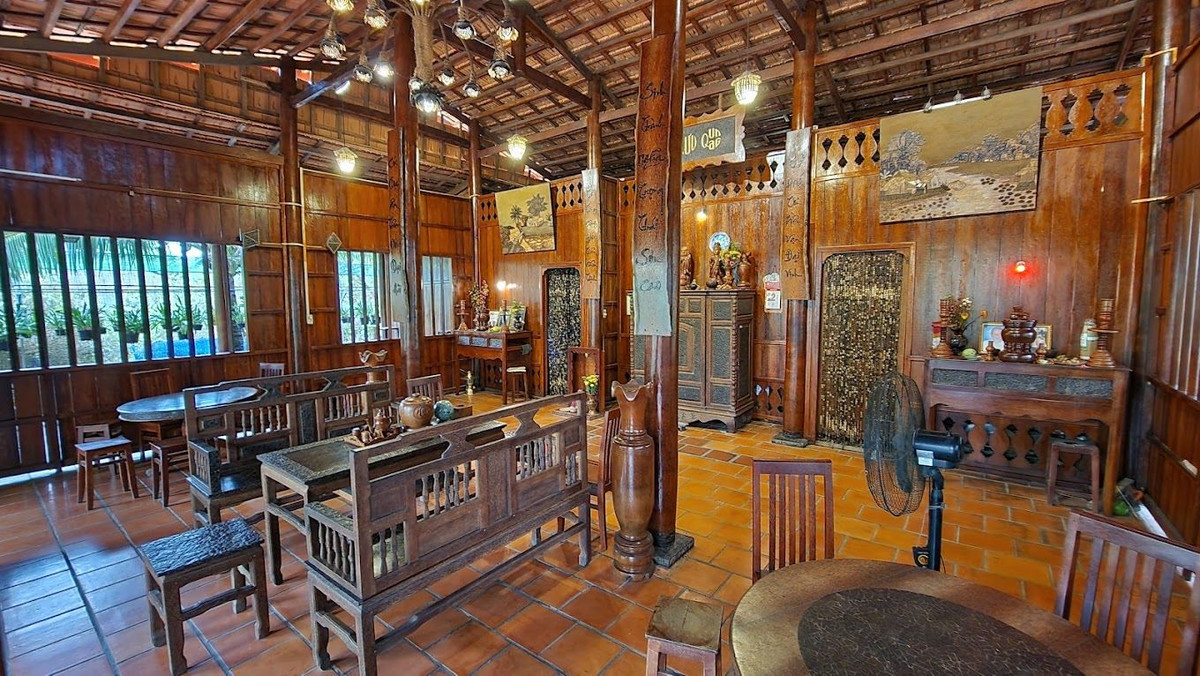 Từ mong muốn thu hút du khách đến với Vĩnh Long, chị Dương Diệu Hiền, Giám đốc Nhà dừa Cocohome, đã nảy ra sáng kiến xây dựng về một khu du lịch mang nét đặc trưng và gìn giữ được các giá trị văn hóa truyền thống của miền Nam bộ. Chị Hiền và gia đình bắt đầu thiết kế và xây dựng theo ý tưởng về một tạo nên một ngôi nhà độc đáo từ một loài cây quen thuộc với người miền Tây – cây dừa. Từ đây Nhà dừa Cocohome đã ra đời.