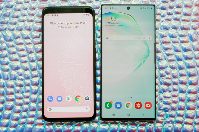 4. Tùy chỉnh màn hình theo ý muốn Apple không cho bạn tùy biến, can thiệp quá nhiều vào giao diện của hệ thống, chiếc iPhone nào cũng giống nhau. Google thì ngược lại, bạn có thể cá nhân hóa nhiều thứ trên Android một cách dễ dàng. Đặc biệt, người dùng Android có thể đặt ứng dụng ở bất cứ đâu trên màn hình cũng như bổ sung thêm các widget có kích thước khác nhau. Ảnh: Cnet.