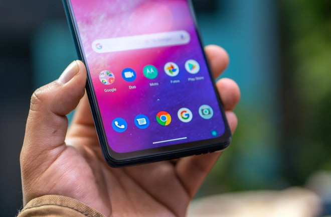 5. Sử dụng các giao diện riêng Điều khiến Android trở thành hệ điều hành nổi bật trong số những hệ điều hành di động khác là khả năng tùy chỉnh vô hạn mà nó mang đến cho người dùng. Chỉ bằng một ứng dụng Launcher, người dùng có thể thay đổi giao diện mặc định trên điện thoại của mình. Những Launcher nổi tiếng như Nova, Apex, ADW, Evie... ngoài việc có hình ảnh bắt mắt, chúng còn tối ưu hóa hiệu năng sử dụng cho người dùng. Ảnh: Cnet.