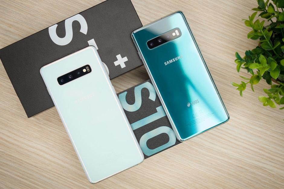 2. Samsung Galaxy S10 Plus Chiếc flagship Galaxy S cao cấp nhất hiện tại của Samsung là Galaxy S10 Plus sở hữu hệ thống ba camera được đầu tư nâng cấp cả phần cứng lẫn phần mềm so với người tiền nhiệm S9 Plus. Ba camera của máy gồm camera góc rộng 12 megapixel, f/1.5-2.4 kết hợp camera tele 12 megapixel, f/2.4 và cuối cùng là camera góc siêu rộng 16 megapixel, f/2.2. Với camera selfie, Galaxy S10 Plus có đến 2 camera gồm một camera chính 10 megapixel, khẩu độ f/1.9, tiêu cự 26mm, hỗ trợ lấy nét Dual Pixel PDAF. Bên cạnh đó là camera 8 megapixel, khẩu độ f/2.2, tiêu cự 22mm (wide) hỗ trợ thu độ sâu trường ảnh phục vụ việc xóa phông.