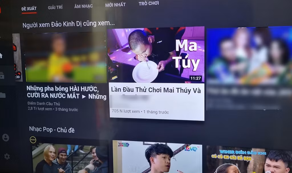 Video hướng dẫn chơi ma túy xuất hiện trong phần đề xuất của YouTube.