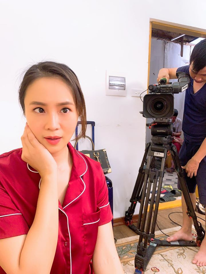 Hồng Diễm khiến khán giả cười bò với tạo hình "kinh điển" chưa từng thấy trên phim này.