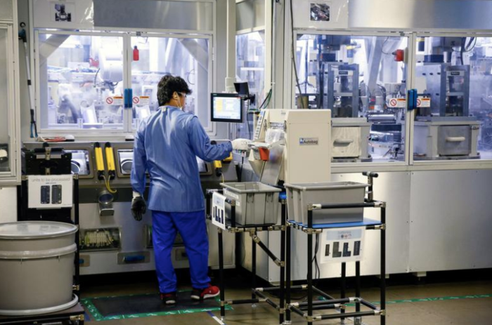 Bat ngo chi tiet qua trinh tai che iPhone da qua su dung-Hinh-2