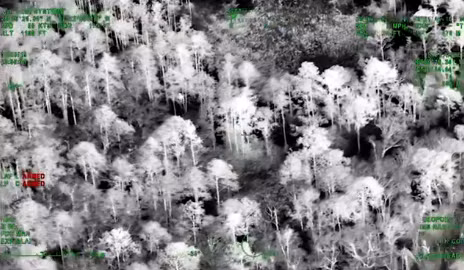 Lac trong rung, thoat hiem than ky nho… dien thoai iPhone