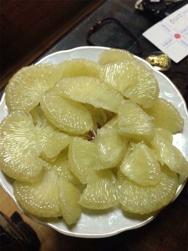 Ly do khong nen an buoi truoc khi uong thuoc