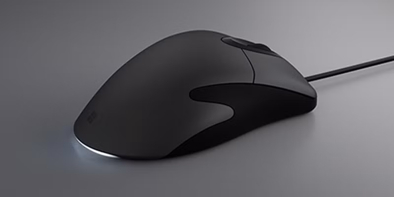 Microsoft Classic Intellimouse. Sản phẩm ra mắt năm 2017, là bản nâng cấp của dòng chuột Intellimouse cực kỳ phổ biến những năm 2000. Phiên bản mới vẫn giữ thiết kế công thái học truyền thống từ dòng IntelliMouse Explorer 3.0 với đầu cắm dây chuẩn USB 2.0, cảm biến 3.200 DPI, 3 nút tùy chỉnh theo sở thích. Giá tham khảo của sản phẩm là 32 USD.