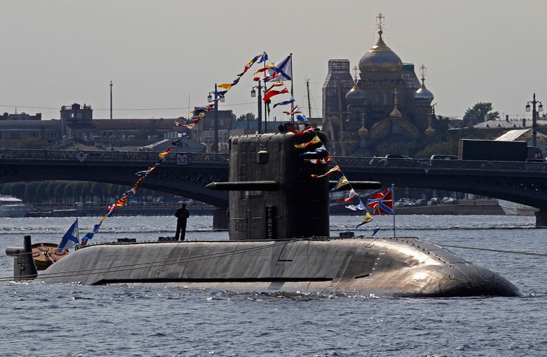 Việc làm trên nối tiếp truyền thống của Liên Xô, đó là hải quân Liên Xô đặc biệt dựa vào tàu ngầm hạt nhân và tàu ngầm tấn công diesel-điện để tạo ra sức mạnh tác chiến.