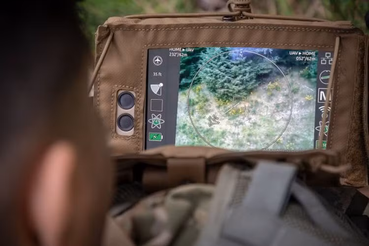 Trinh sát luôn đóng vai trò quan trọng trong đặc biệt trong tác chiến hiện đại, khi mà khả năng ngụy trang ngày càng phát triển, chính vì thế các nền công nghiệp quân sự hàng đầu thế giới tập trung phát triển các UAV siêu nhỏ cho hoạt động trinh sát.