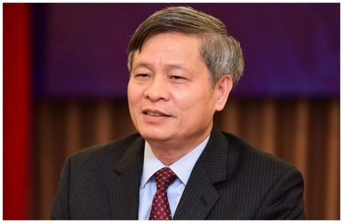  Cựu Thứ trưởng KH&amp;CN Phạm Công Tạc: Dù ông Phạm Công Tạc khai chỉ nhận của Phan Quốc Việt 100 triệu đồng, nhưng Cơ quan điều tra cho rằng, có đủ căn cứ xác định ông Phạm Công Tạc nhận của bị can Việt 50.000 USD. Việc ông Tạc nhận tiền được xác định là yếu tố "vì vụ lợi", hành vi của ông Tạc phạm vào tội "Vi phạm quy định về quản lý, sử dụng tài sản nhà nước gây thất thoát, lãng phí". Ông Tạc tích cực hợp tác với cơ quan điều tra làm rõ bản chất vụ án, có thành tích xuất sắc trong công tác, song cũng chưa ghi nhận nộp tiền khắc phục. 