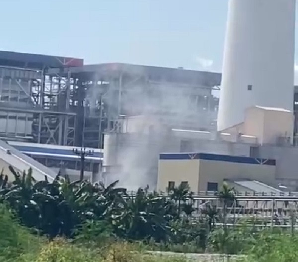 Bui NM Nhiet dien Hai Duong: Nhieu co quan giam sat...xe cho tro, xi van chay ram ro