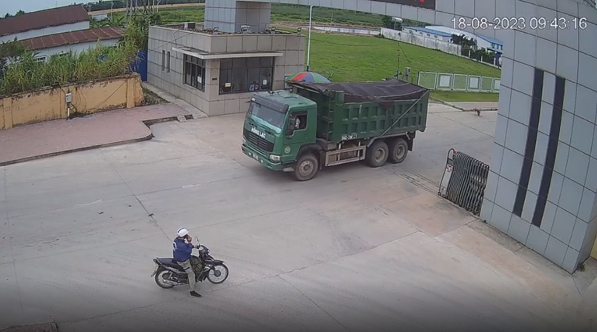 Bui tro xi NM Nhiet dien: UBND tinh Hai Duong yeu cau tam dung xuat xi thai-Hinh-2