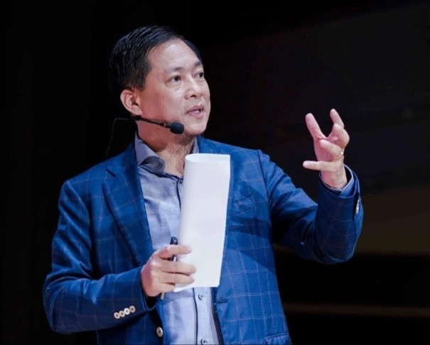 Trong lĩnh vực giáo dục, ông Nguyễn Cao Trí được nhắc tới với vai trò Chủ tịch Hội đồng quản trị Công ty CP Tập đoàn Đầu tư và Quản lý Giáo dục Văn Lang (VLG) - chủ sở hữu Trường Đại học Văn Lang. Tuy nhiên, hiện nay Chủ tịch Hội đồng Trường Đại học Văn Lang đã thay đổi từ ông Trí sang bà Bùi Thị Vân Anh. 