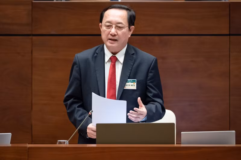 Quá trình chỉ đạo, điều hành Bộ KH&amp;CN, ông Huỳnh Thành Đạt không được ai can thiệp, tác động, cũng như không can thiệp, tác động hoặc thông đồng, thỏa thuận với bất kỳ đơn vị, cá nhân nào. Ngoài ra, ông Đạt không được hưởng lợi liên quan đến đề tài nghiên cứu, chế tạo test xét nghiệm. CQĐT xác định ông Huỳnh Thành Đạt cùng các cá nhân gồm: Thứ trưởng KH&amp;CN Trần Văn Tùng, Nguyễn Đình Hậu (Vụ trưởng Vụ KH&amp;CN các ngành kinh tế kỹ thuật, Bộ KH&amp;CN) và một số cá nhân khác có trách nhiệm liên quan, nhưng chưa đến mức xem xét trách nhiệm hình sự. 