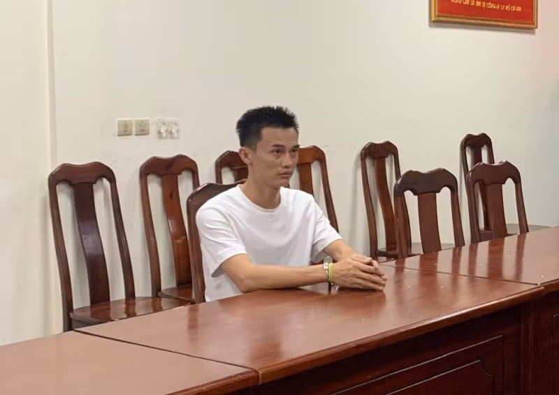 Tháng 6/2023, Khanh mở showroom K-Super nhằm sử dụng hình ảnh, tên tuổi của mình để nhiều người gửi siêu xe bán với mong muốn gỡ gạc "lấy chỗ này, đắp chỗ kia".