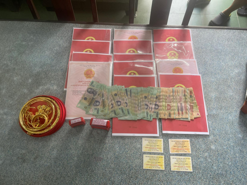 Thuê người làm đám cưới giả, cô dâu lừa nhà chồng tiền tỷ - Hình 2 Thue nguoi lam dam cuoi gia, co dau lua nha chong tien ty-Hinh-2