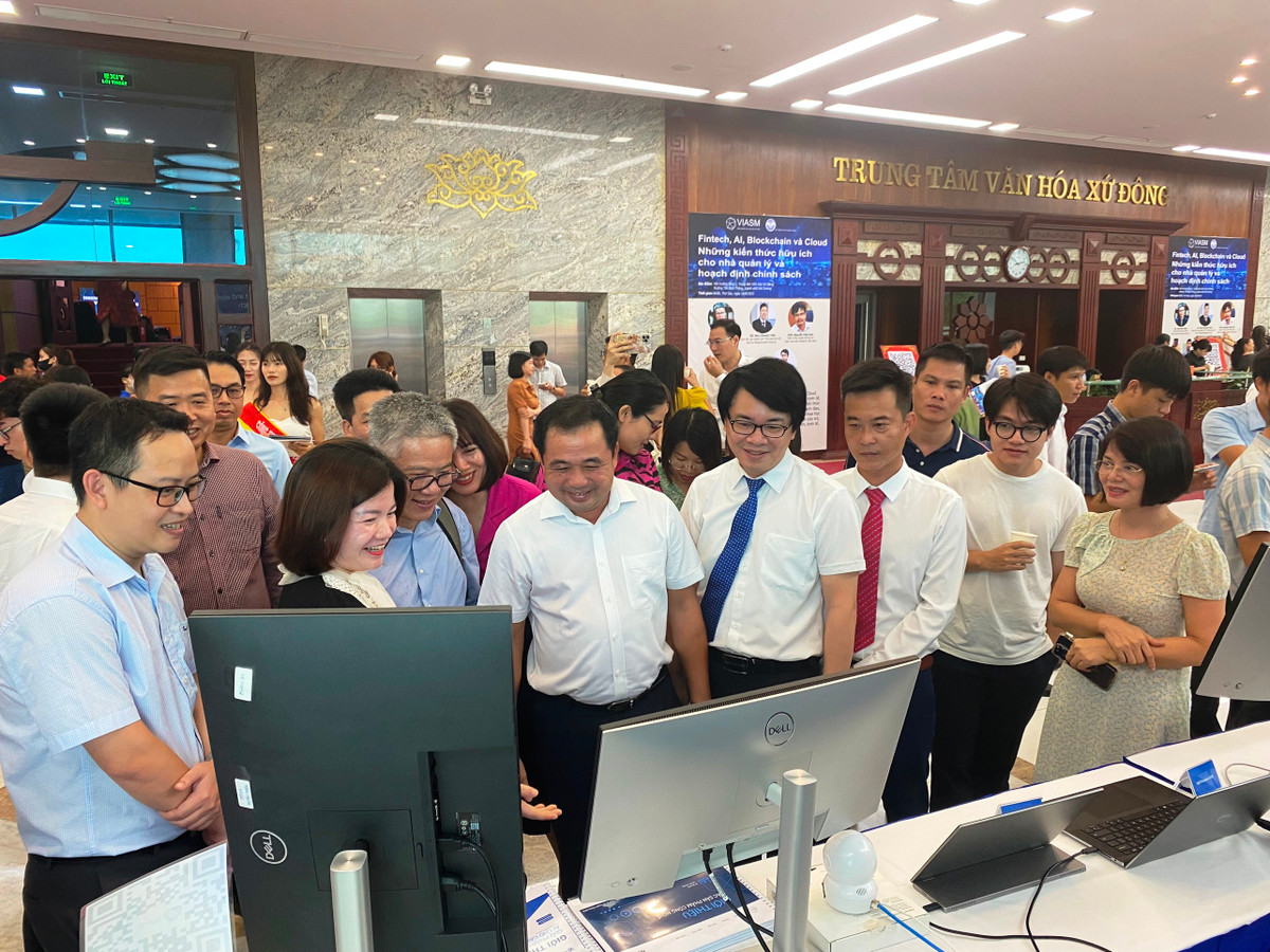 GS Ngo Bao Chau: Thay vi lo lang AI, can thay doi cach suy nghi-Hinh-6