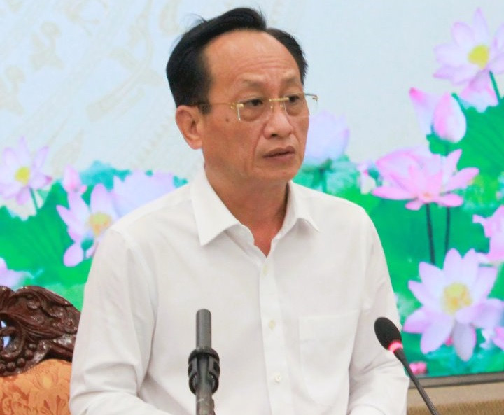  Làm vì dân, không tư túi đồng xu cắc bạc nào thì không sợ trách nhiệm: Cũng tại hội nghị này, ông Phạm Văn Thiều nói rằng:“Đảng và Nhà nước sẽ có quy định cụ thể ai làm vì cái chung thì xem xét không truy cứu, nhưng tiêu cực, lợi dụng sơ hở pháp luật để làm cái riêng, vơ vét của cải của Nhà nước, của nhân dân, lợi dụng chức vụ, quyền hạn làm lợi cho cá nhân, làm khổ cho cộng đồng thì phải chống. Anh đưa ra một quyết định nào đó vì lợi ích cục bộ, vì lợi ích nhóm thì sai, xử anh. Còn anh làm vì dân, không tư túi đồng xu cắc bạc nào hết thì không sợ trách nhiệm. Chúng ta đừng có sợ gì cả. Không có tiêu cực thì không sợ ai. Cứ thẳng thắn, đàng hoàng, tốt thì dân thương. Còn làm sai, làm bậy thì ai bao che được".