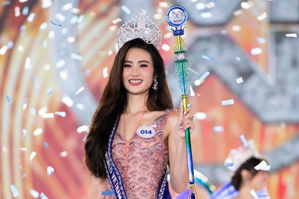 Ý Nhi và loạt người đẹp vạ miệng: Hoa hậu cần học “nói thông minh“? Y Nhi va loat nguoi dep va mieng: Hoa hau can hoc “noi thong minh“?