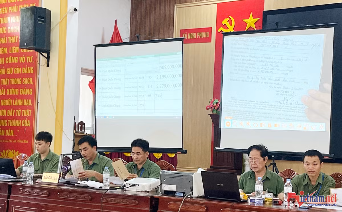 Nguoi ngoai tinh dau trung 15 lo dat ven dai lo Vinh - Cua Lo