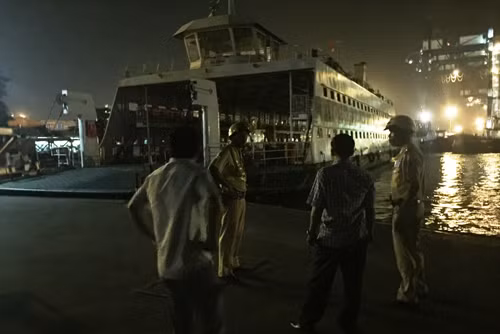 “Ngao da” tan cong CSGT, ben pha Cat Lai hon loan