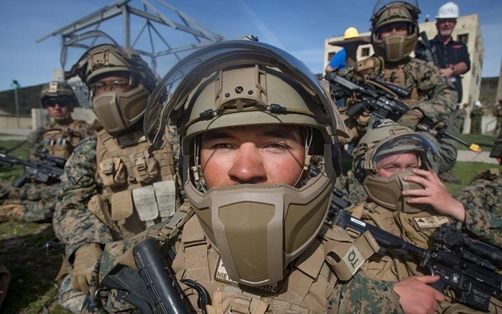 Các binh sĩ Mỹ vẫn luôn được "trang bị tận răng", với loại mũ bảo hiểm đặc biệt.