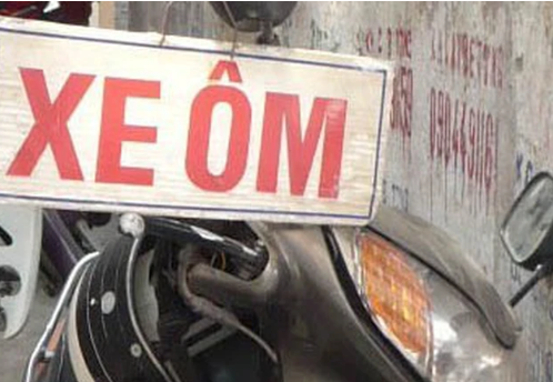 Đúng như sự lo lắng của người em họ, sau đó, thanh niên hôm trước lại đến tìm anh Phu. Bất chấp lời khuyên, tài xế xe ôm vẫn nhận lời. Sau cuốc xe đó, không ai còn gặp lại anh Phu nữa. Lo lắng, người em họ cùng vài đồng nghiệp lặn lội từ mờ sáng tìm về Hưng Yên để dò la tung tích của anh Phu theo địa chỉ mà họ nhớ mang máng. Suốt 1 ngày ròng rã kiếm tìm, họ thất vọng ra về trong khi người mất tích vẫn bặt vô âm tín. (Ảnh minh họa, nguồn internet)